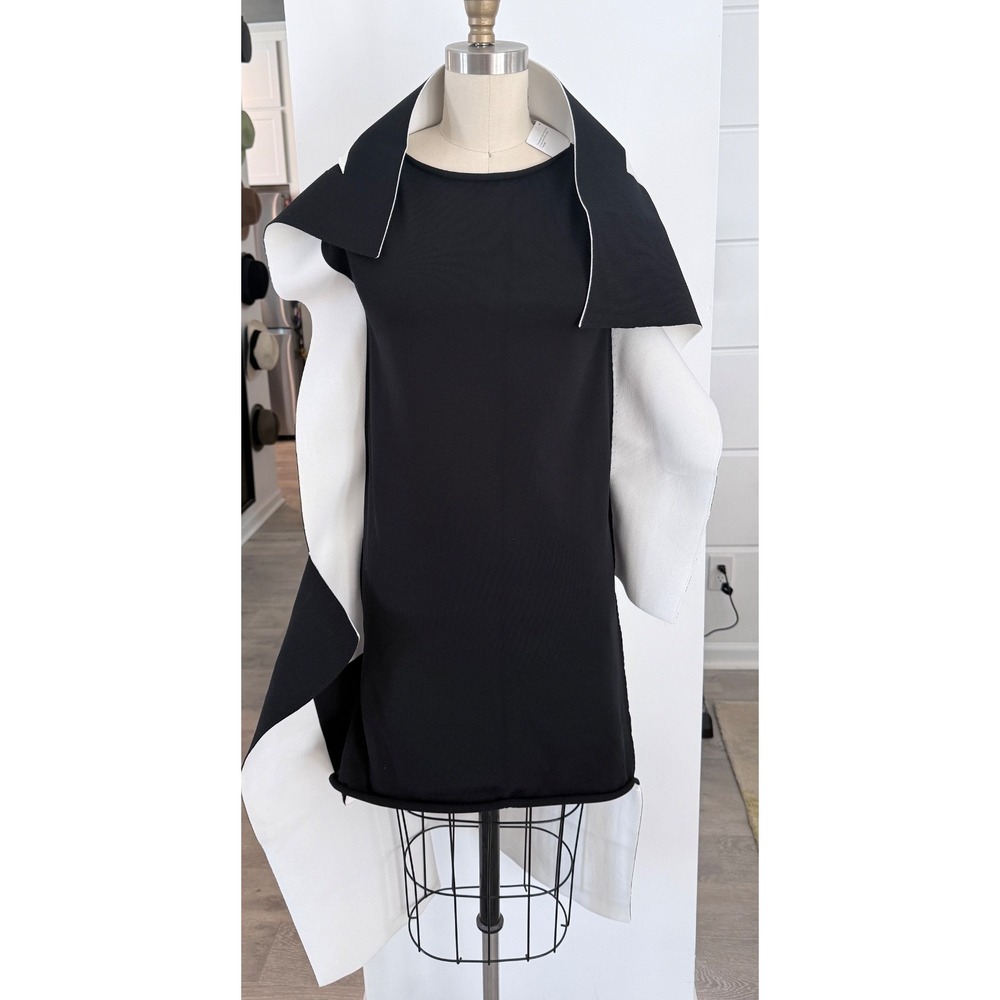 ISSEY MIYAKE Black & White Shaped Canvas Minidress, Size‎ 2